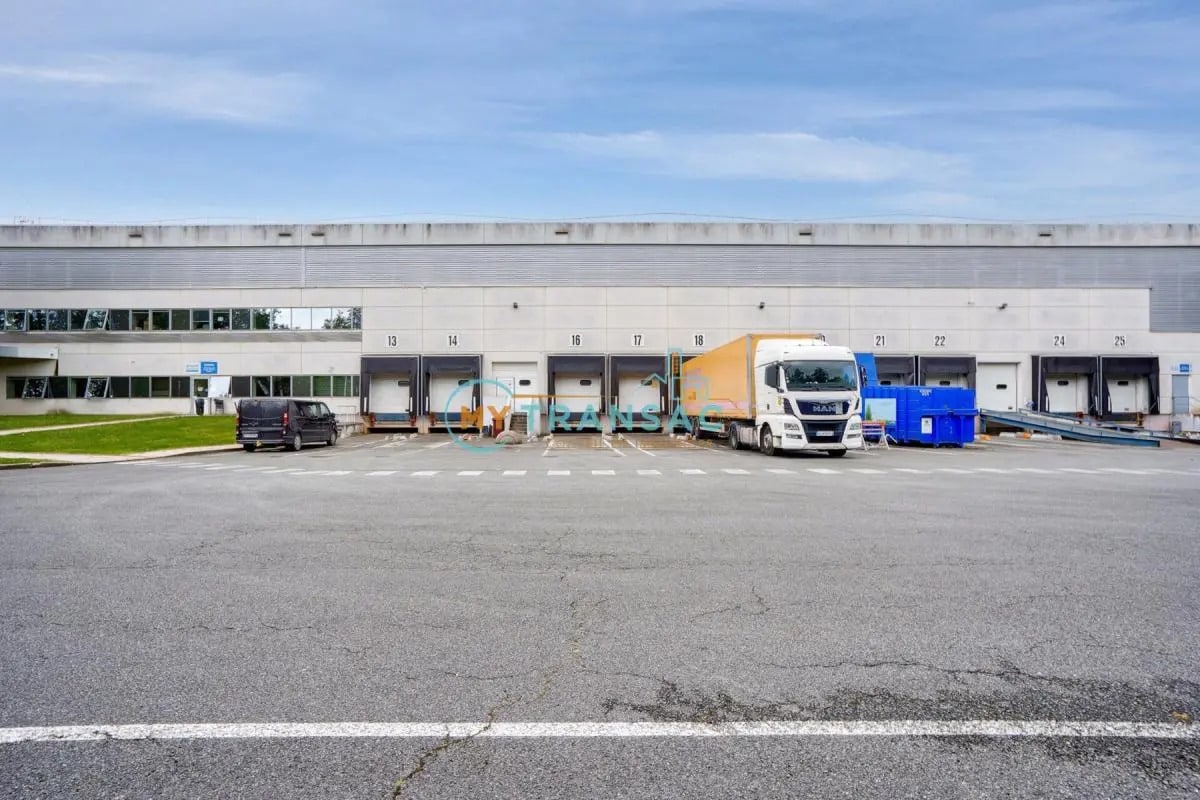 Industrial in Bussy-Saint-Georges to rent Primary Photo- Image 1 of 10