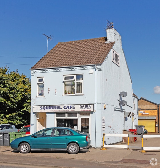 87 Fengate, Peterborough to rent - Primary Photo - Image 1 of 2