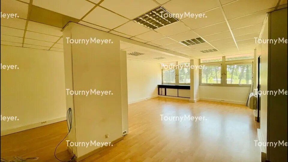 Office in Lattes to rent - Interior Photo - Image 2 of 3