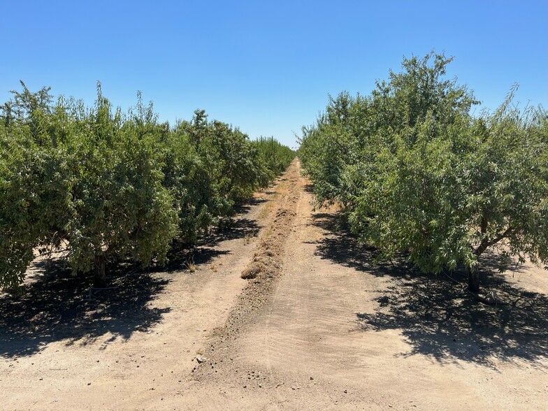 13678 Avenue 23 1/2, Chowchilla, CA for sale - Building Photo - Image 2 of 8