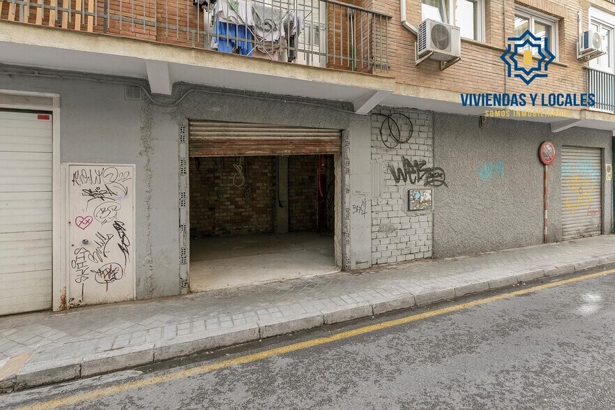 Calle Tierra del Fuego, 1-1, Granada, Granada for sale - Building Photo - Image 1 of 7