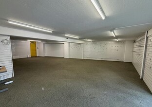 Ashworth Rd, Swindon to rent Interior Photo- Image 2 of 3