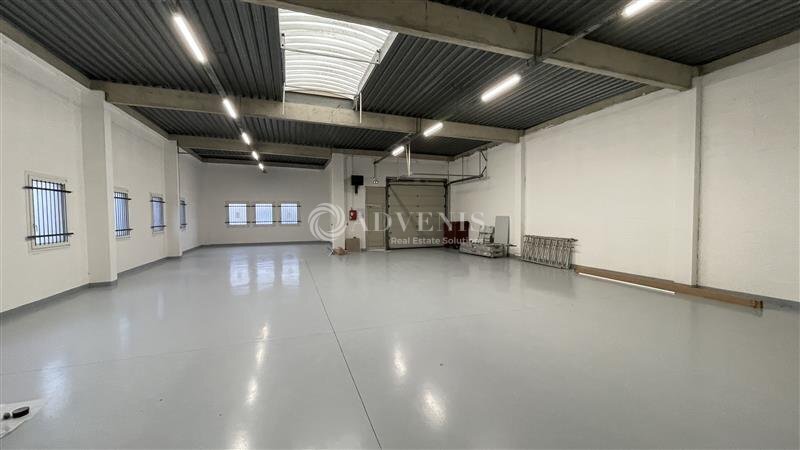 Light Industrial in Lognes to rent - Interior Photo - Image 1 of 8