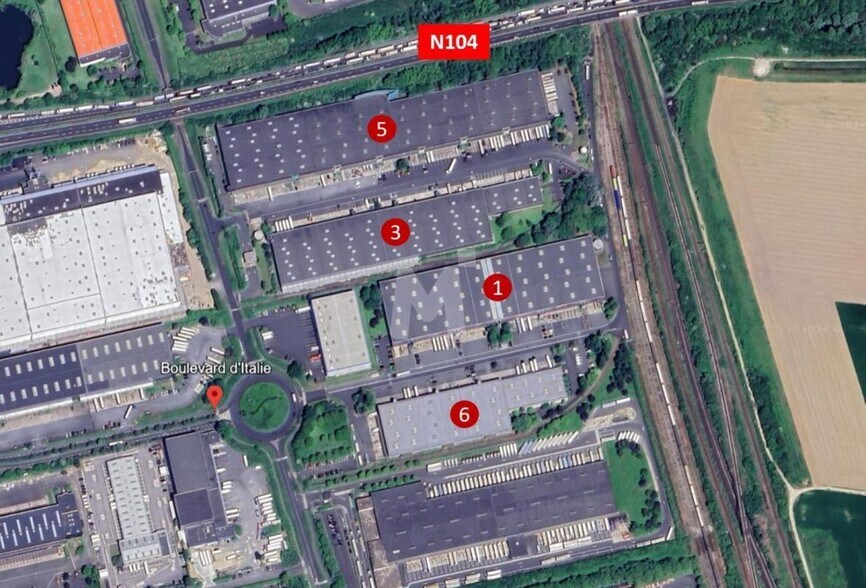 Industrial in Lieusaint to rent - Aerial - Image 1 of 5