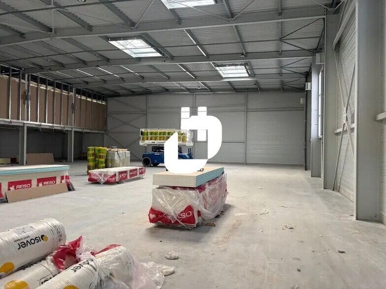 Office in Blanquefort to rent - Building Photo - Image 3 of 38