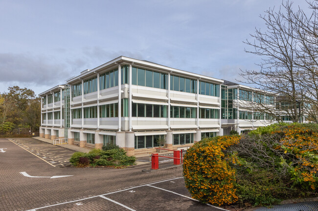 More details for 800 Pavilion Dr, Northampton - Office for Sale