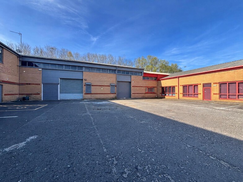 37 Meiklewood Rd, Glasgow to rent - Building Photo - Image 2 of 13