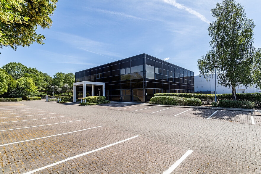 3 Precedent Dr, Milton Keynes to rent - Building Photo - Image 2 of 12