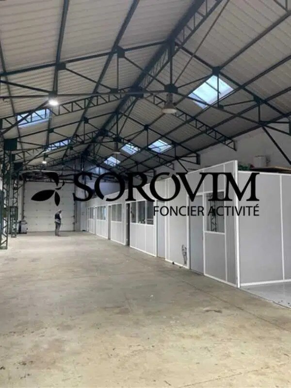 Light Industrial in Vénissieux to rent Interior Photo- Image 1 of 7