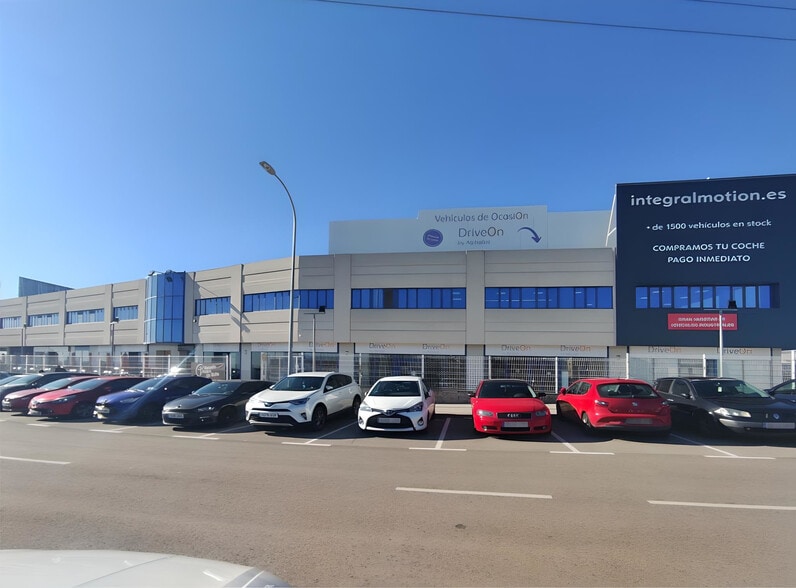 Avenida Carlos Sainz, 7, Leganés, Madrid to rent - Building Photo - Image 2 of 4