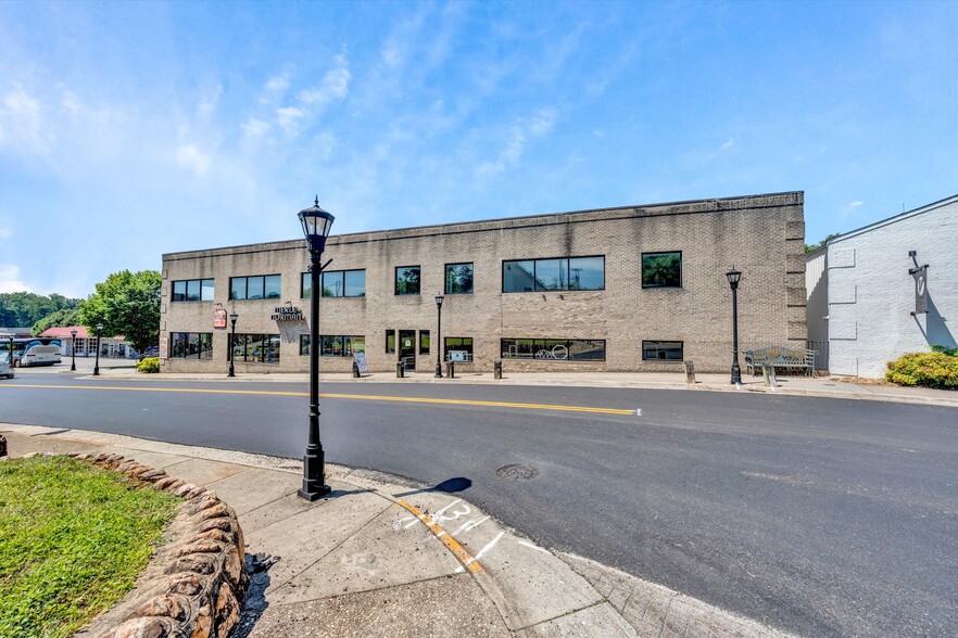 230 Franklin St, Rocky Mount, VA for sale - Building Photo - Image 1 of 43