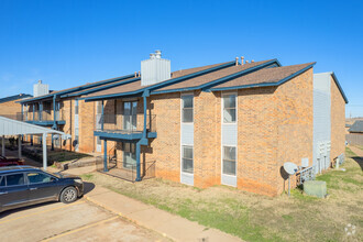 220 Ridgecrest Dr, Elk City, OK for sale Primary Photo- Image 1 of 1