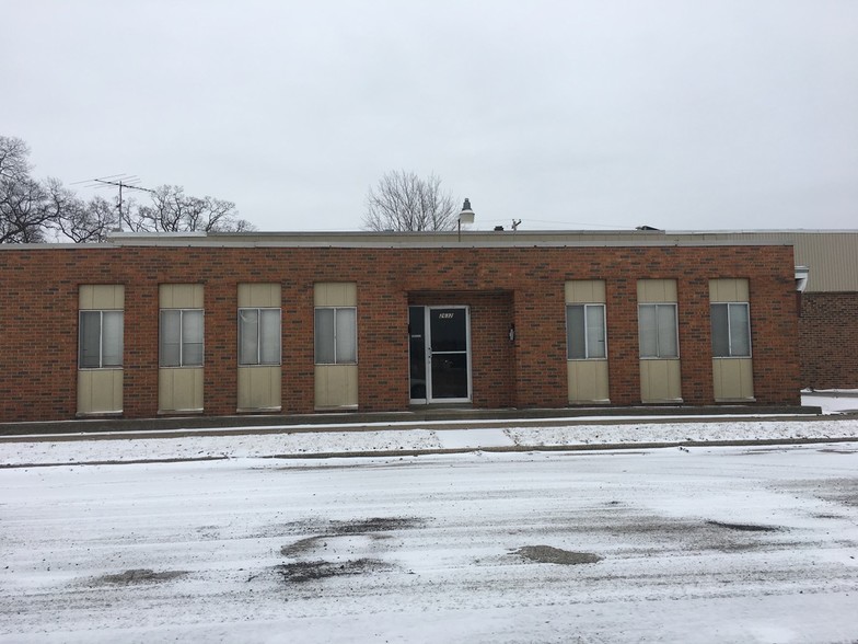 2632 Park St, Muskegon Heights, MI for sale - Building Photo - Image 2 of 41