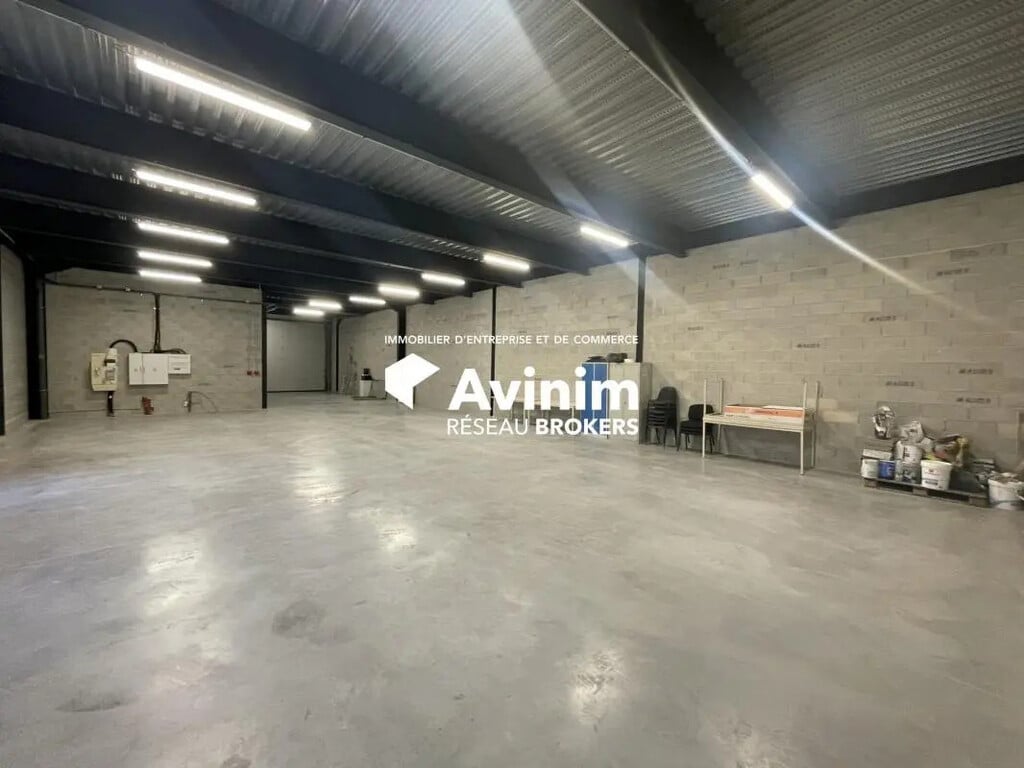Vente Entrepôt 578 m² - Photo 1