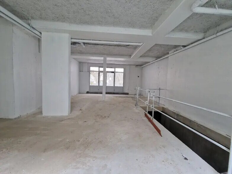 Retail in Paris for sale - Building Photo - Image 2 of 8