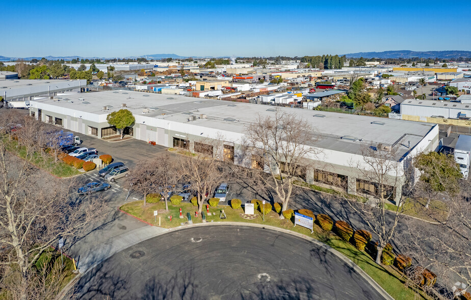 2262-2280 Commerce Pl, Hayward, CA for rent - Building Photo - Image 3 of 6