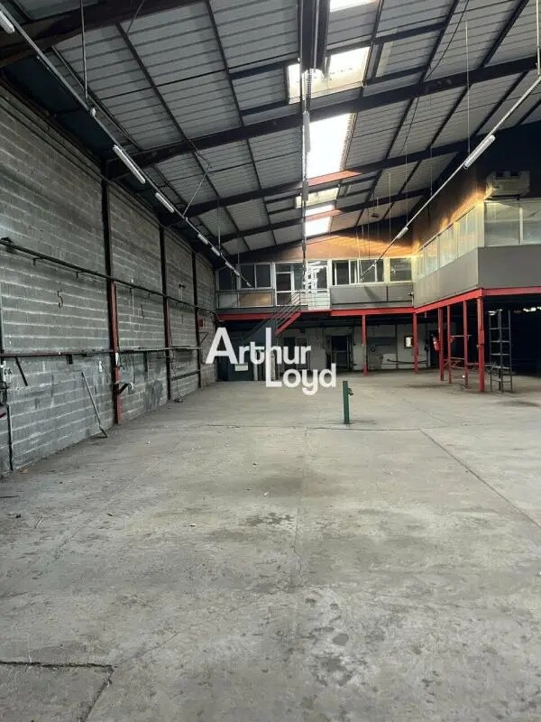 Light Industrial in Antibes for sale Interior Photo- Image 1 of 5