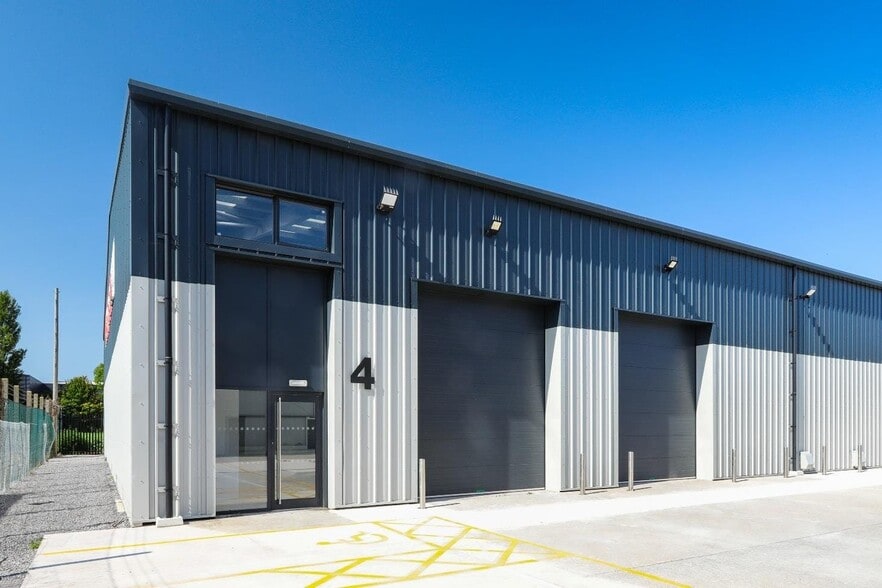 Bristol Rd, Bridgwater to rent - Building Photo - Image 2 of 5