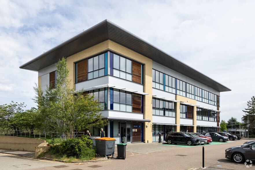 Galleon Blvd, Dartford to rent - Primary Photo - Image 1 of 2