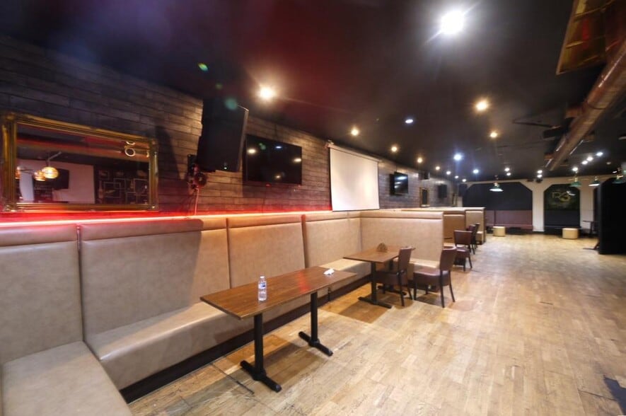 Leytonstone Rd, London to rent - Building Photo - Image 2 of 16