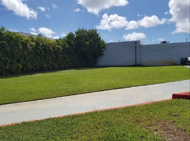 530-550 NW 29th St, Miami, FL for sale - Building Photo - Image 3 of 15