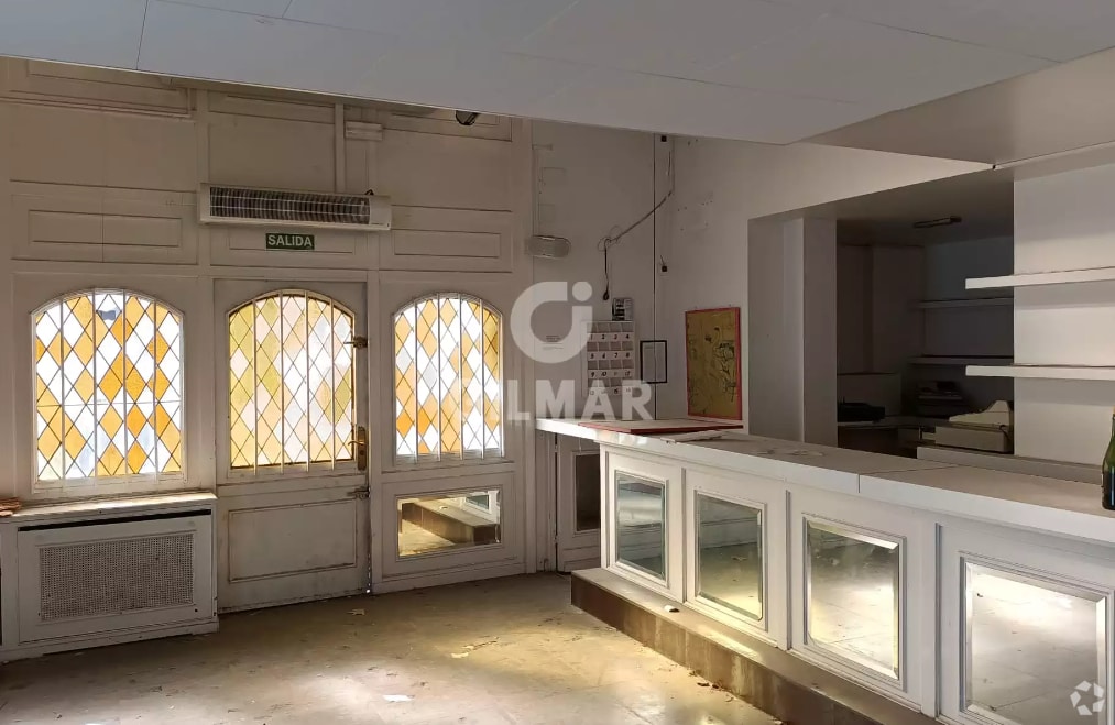 Retail in Madrid, Madrid to rent Interior Photo- Image 1 of 3