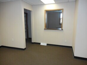 217 Wisconsin Ave, Waukesha, WI to rent Interior Photo- Image 1 of 8