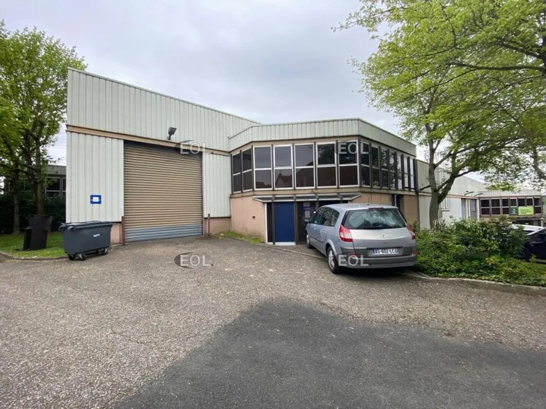 Light Industrial in Palaiseau to rent - Building Photo - Image 3 of 4