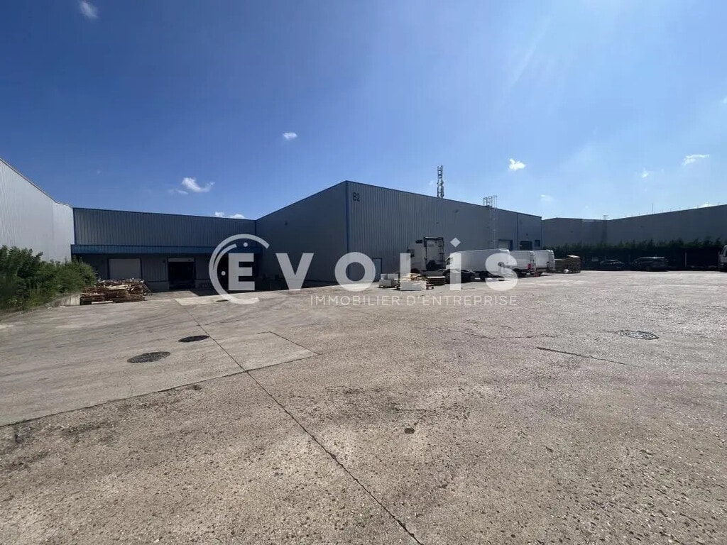 Location Entrepôt 2 000 m² à 5 300 m² - Photo 1