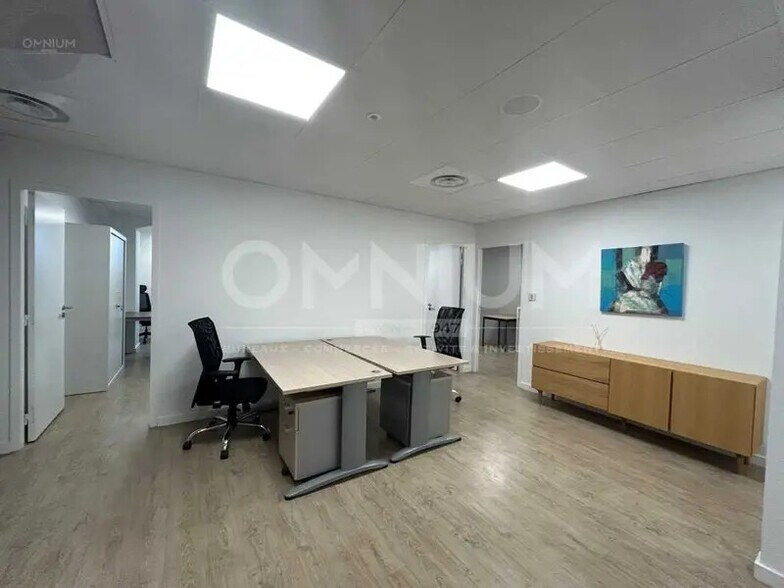 Office in Charbonnières-les-Bains to rent - Interior Photo - Image 3 of 5