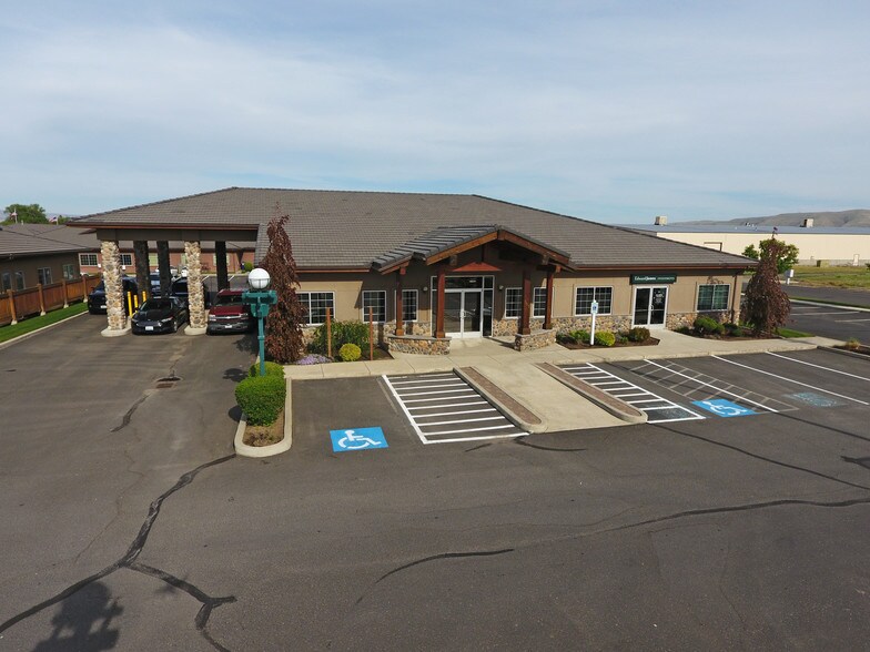 3913 Creekside Loop, Yakima 98902 UK