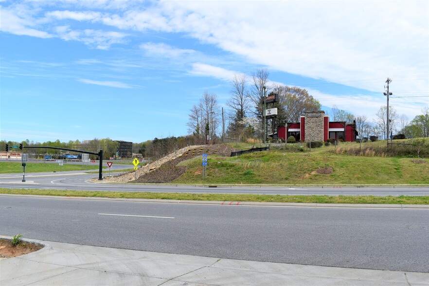 101 Steakhouse Rd, Morganton, NC for sale - Building Photo - Image 1 of 1