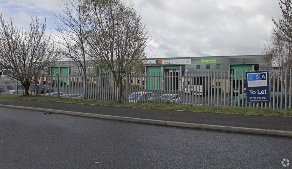 Hussey Rd, Shrewsbury to rent - Building Photo - Image 3 of 4