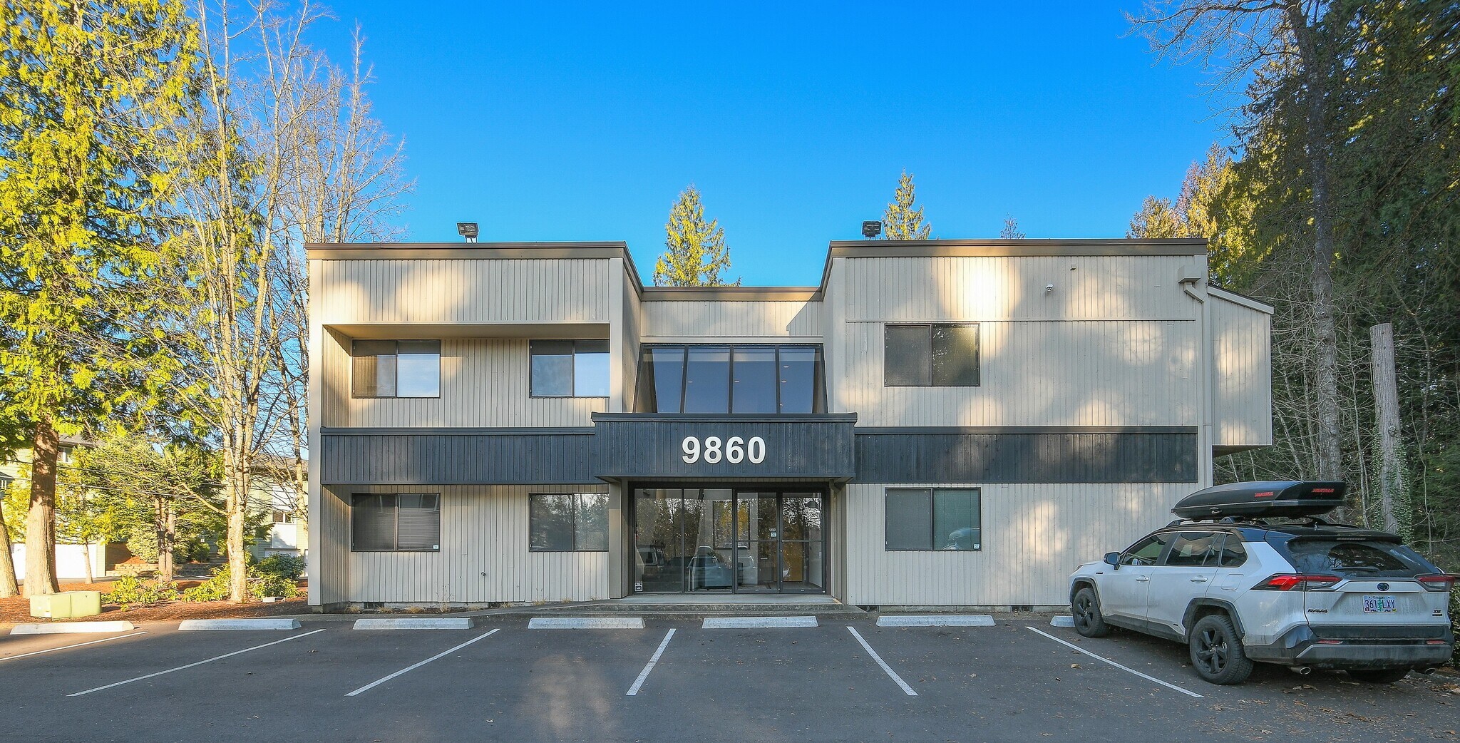 9860 SW Hall Blvd, Tigard, OR to rent Primary Photo- Image 1 of 16