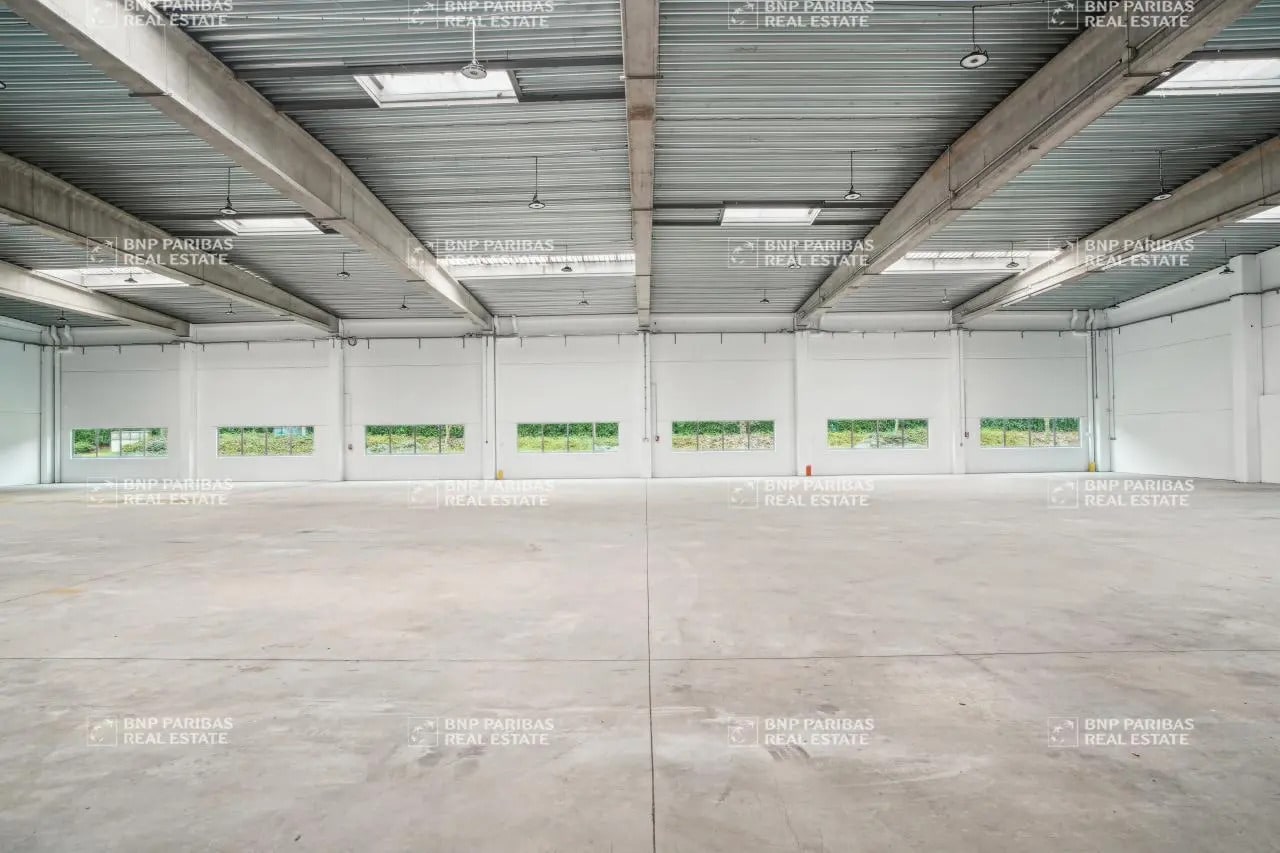 Light Industrial in Chilly-Mazarin to rent Interior Photo- Image 1 of 12