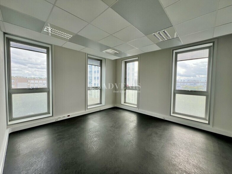Office in Argenteuil to rent - Interior Photo - Image 3 of 12