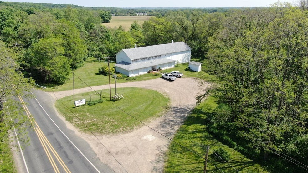 3006 Douglas Ave, Kalamazoo, MI for rent - Building Photo - Image 1 of 5