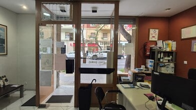 Retail in València, Valencia to rent Interior Photo- Image 2 of 35