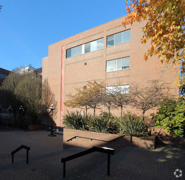 765-777 Broughton St, Victoria, BC for rent - Building Photo - Image 3 of 7