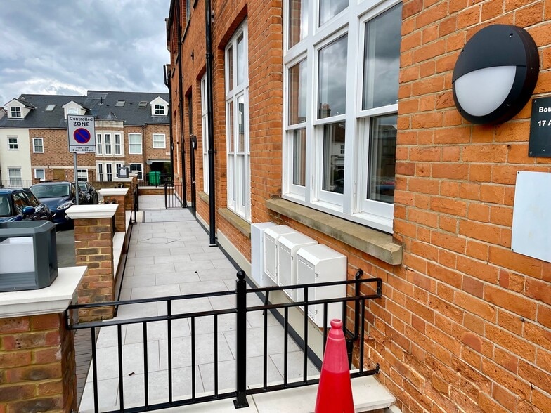 Lesbourne Rd, Reigate to rent - Building Photo - Image 3 of 5