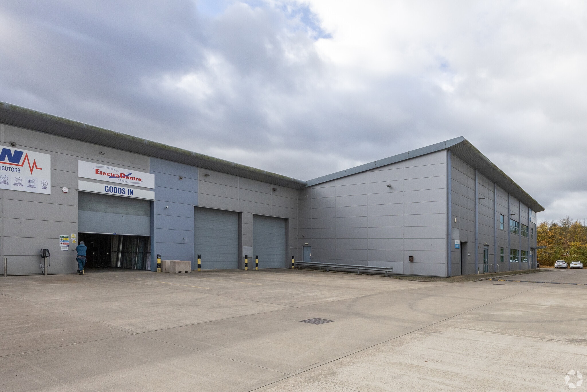 35 Summerhouse Rd, Northampton for sale Building Photo- Image 1 of 1