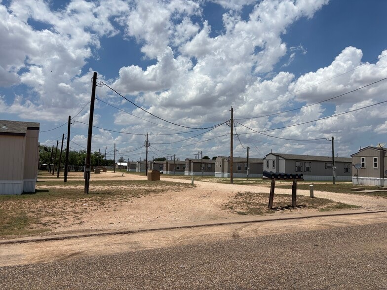 Snyder Mobile Home Park portfolio of 2 properties for sale on LoopNet.co.uk - Building Photo - Image 1 of 17