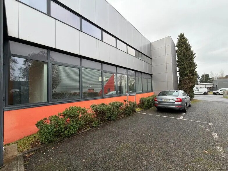 Office in Floirac to rent - Building Photo - Image 2 of 7