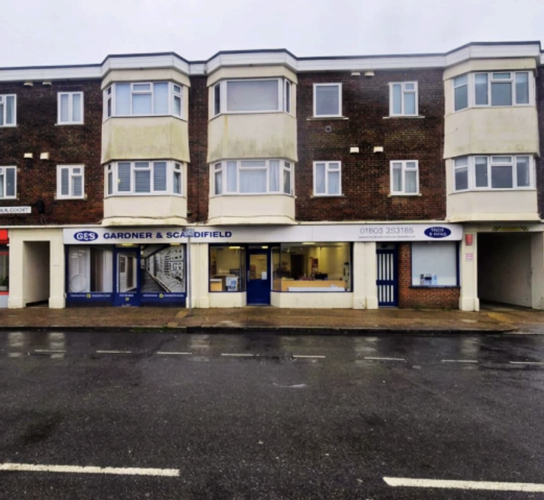 119-125 South St, Lancing to rent Building Photo- Image 1 of 3