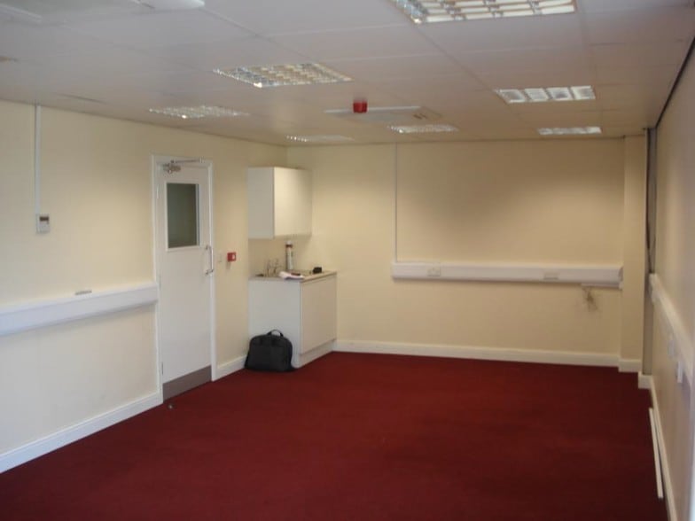 40-50 Mill St, Doncaster to rent - Building Photo - Image 2 of 3