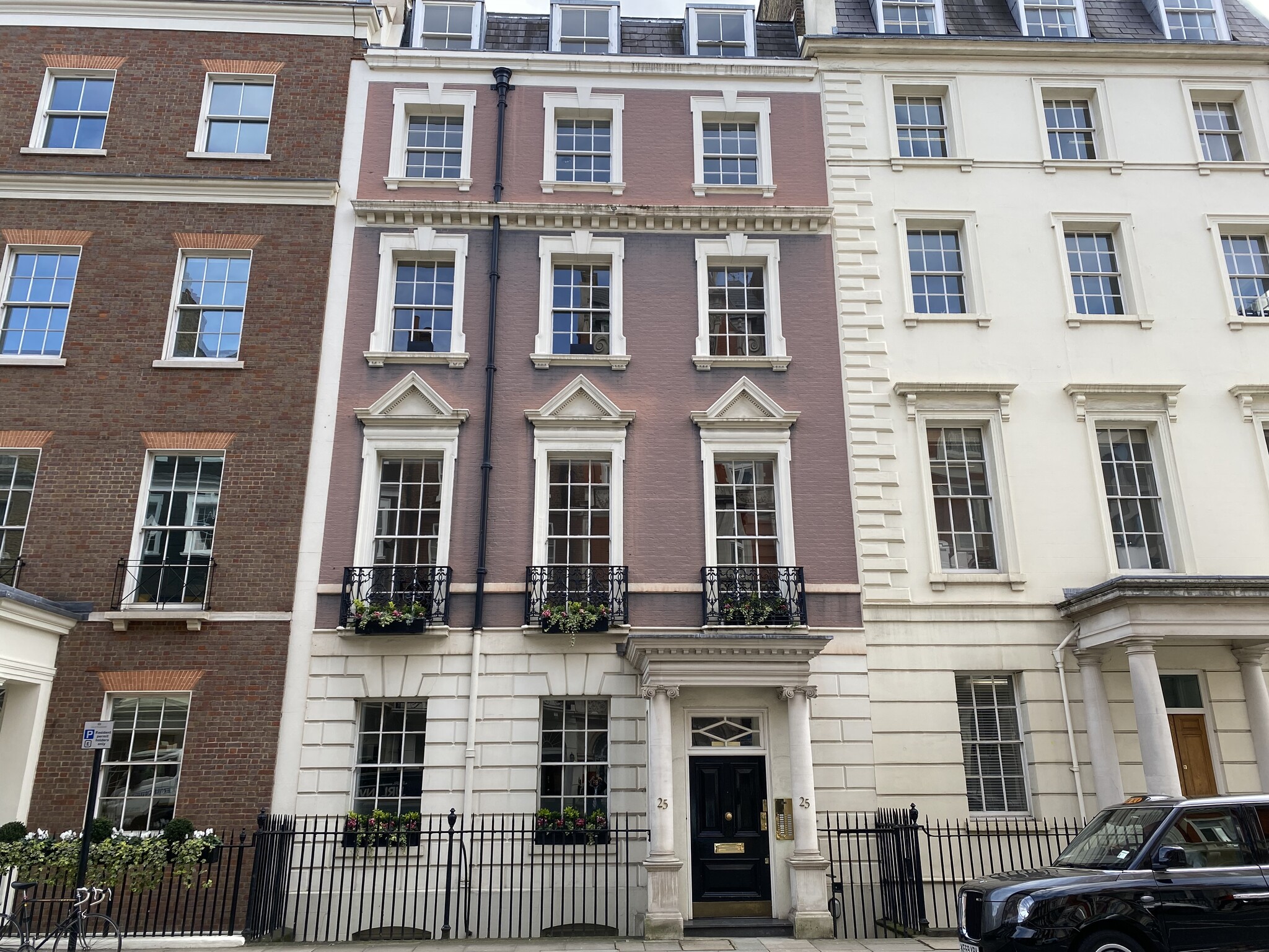 25 Hill St, London to rent Building Photo- Image 1 of 3