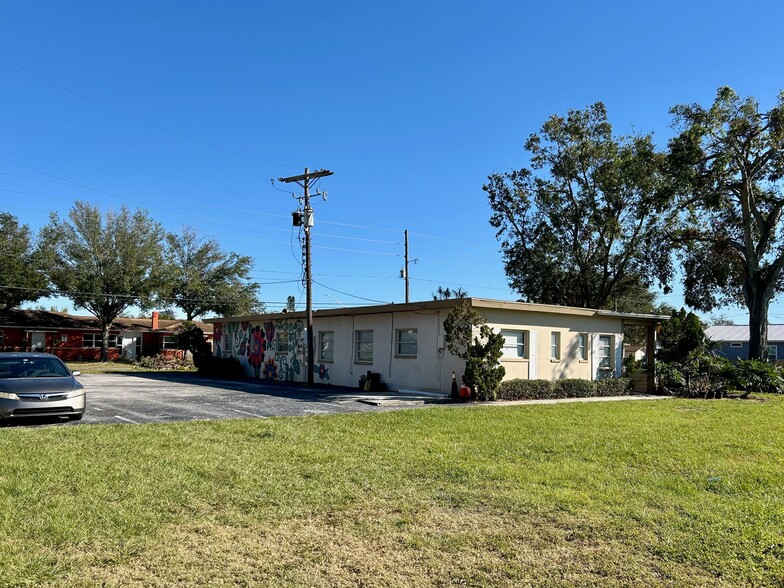 2401 5th Ave N, Pasadena, FL for sale - Building Photo - Image 2 of 5