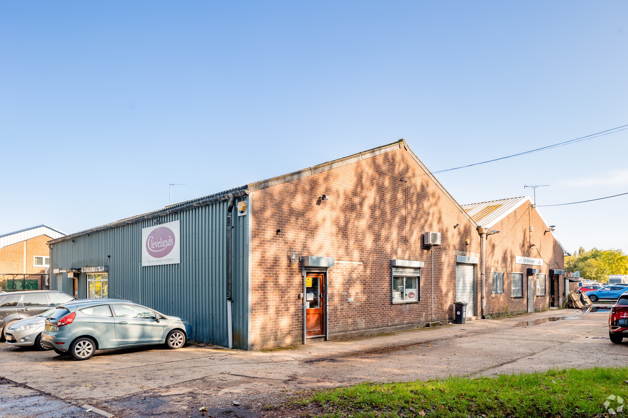 Harefield Rd, Rickmansworth to rent Primary Photo- Image 1 of 13