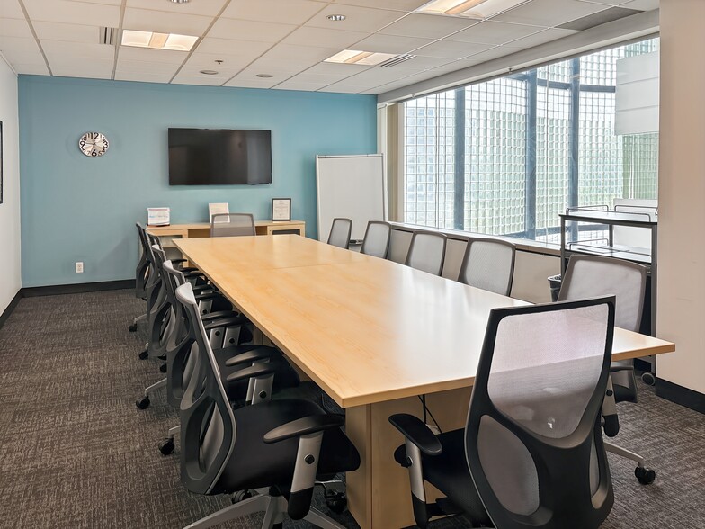 100 W Big Beaver Rd, Troy, MI to rent - Interior Photo - Image 2 of 27