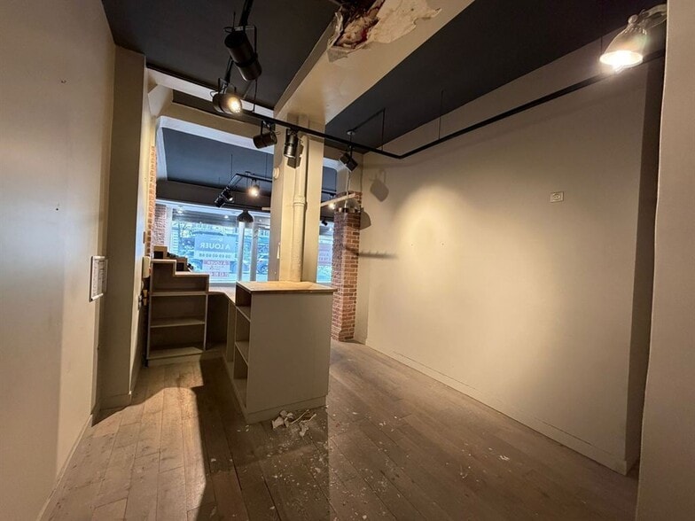 Retail in Paris to rent - Interior Photo - Image 3 of 9